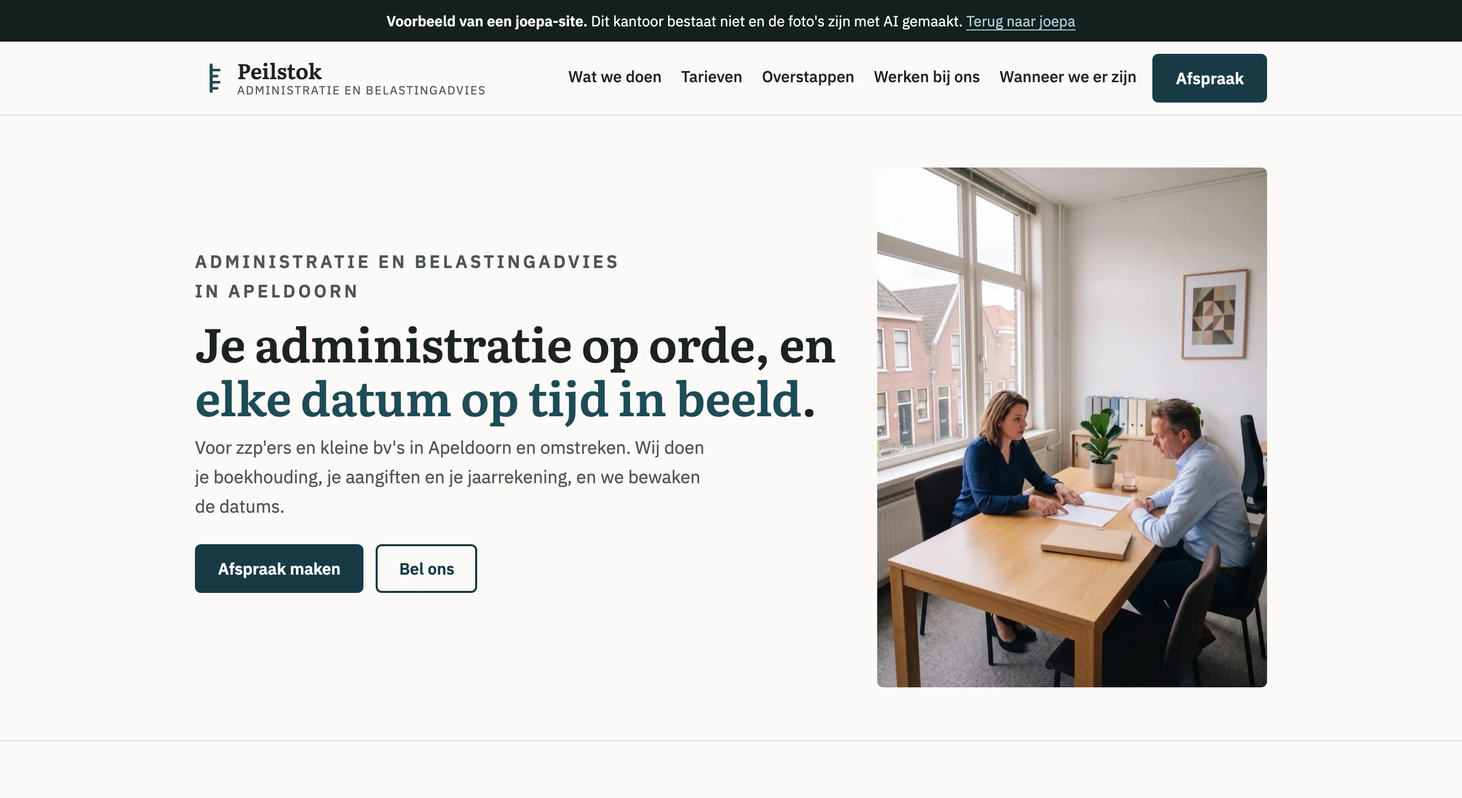 Peilstok Administratie en Belastingadvies op een laptop